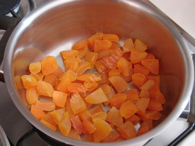 Kuru Kayısı Hoşafı - Yapılışı (2/8) 