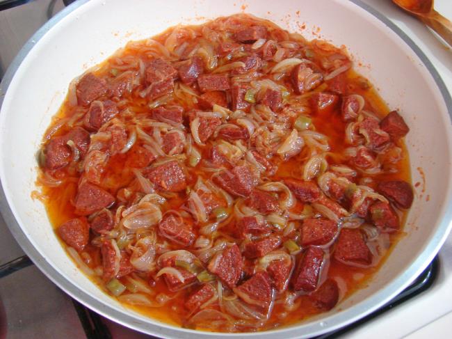 Sucuklu Soğan Aşı - Yapılışı (8/12) 