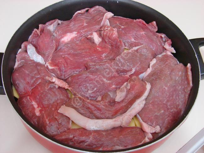 Tencerede Sebzeli Et Yemeği - Yapılışı (6/12) 