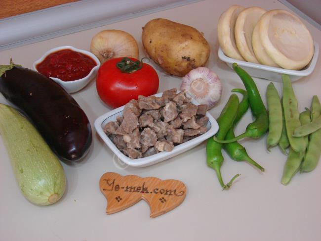 Enginar Çanağında Etli Türlü Yemeği - Yapılışı (1/16) 