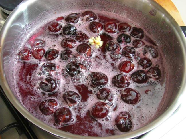 Ev Yapımı Kiraz Reçeli - Yapılışı (5/8) 