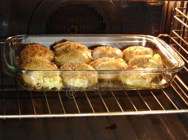 Fırında Baharatlı Çatlak Patates - Yapılışı (5/8) 