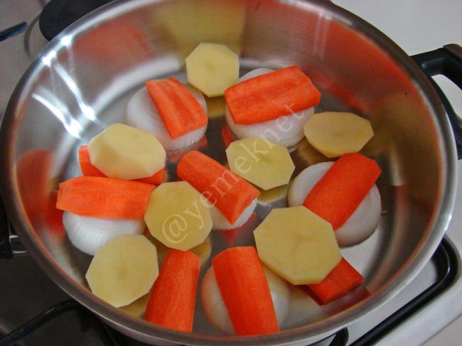 Tencerede Sebzeli Tavuk Yemeği - Yapılışı (2/12) 