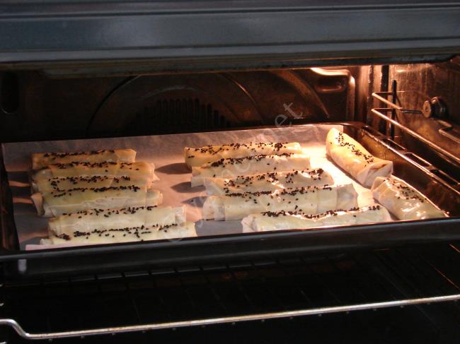 Yeşil Mercimekli Börek - Yapılışı (12/16) 