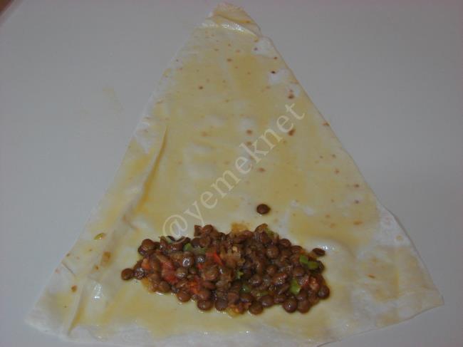 Yeşil Mercimekli Börek - Yapılışı (6/16) 