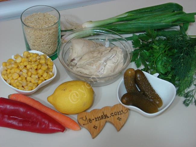 Yoğurtlu Tavuklu Arpa Şehriye Salatası - Yapılışı (1/12) 