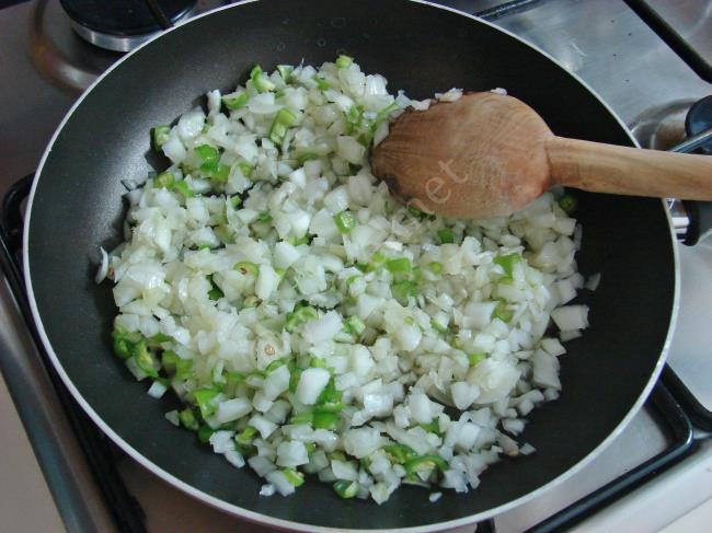 Fırında Kıymalı Karnıyarık - Yapılışı (2/16) 