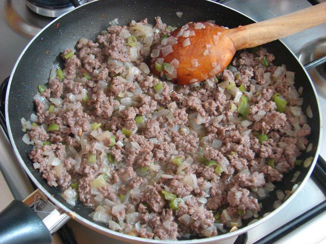 Fırında Kıymalı Karnıyarık - Yapılışı (4/16) 