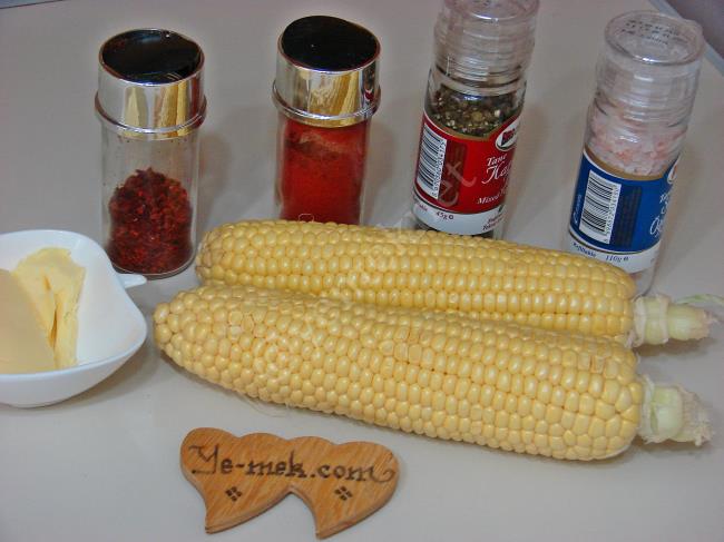 Fırında Tereyağlı Acılı Közlenmiş Mısır - Yapılışı (1/12) 