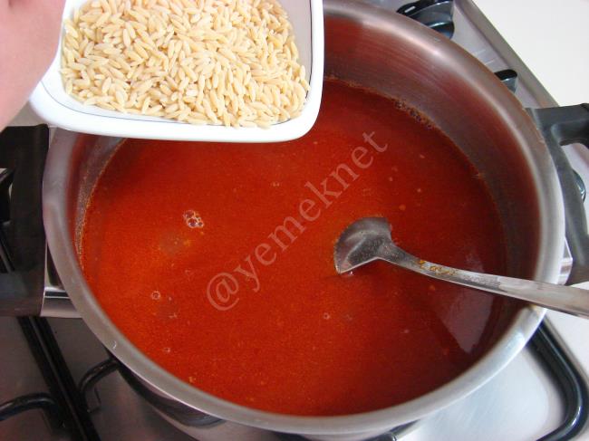 Kıymalı Arpa Şehriye Çorbası - Yapılışı (4/8) 