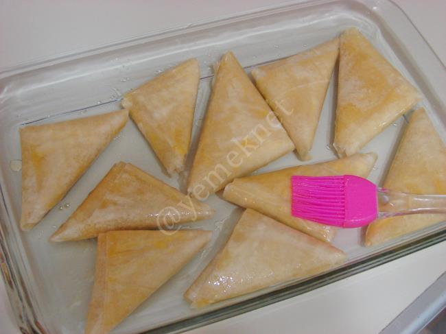 Muhallebili Muska Tatlısı - Yapılışı (11/16) 