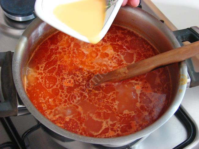 Terbiyeli Kıymalı Şehriye Çorbası - Yapılışı (8/12) 