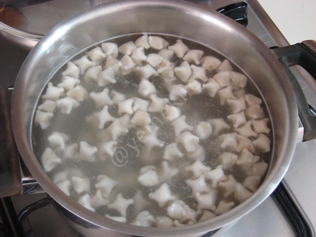 Yeşil Mercimekli Mantı Çorbası - Yapılışı (2/12) 