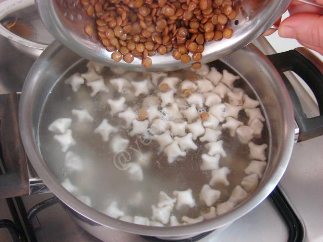 Yeşil Mercimekli Mantı Çorbası - Yapılışı (3/12) 