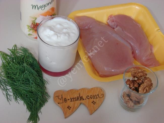 Yoğurtlu Tavuk Salatası - Yapılışı (1/8) 