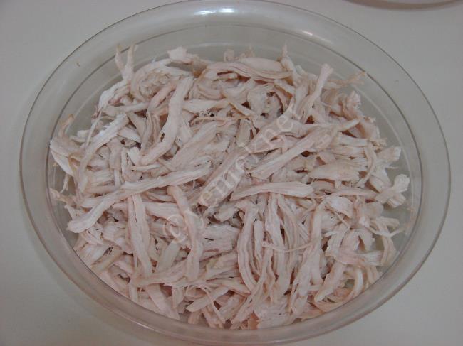 Yoğurtlu Tavuk Salatası - Yapılışı (2/8) 