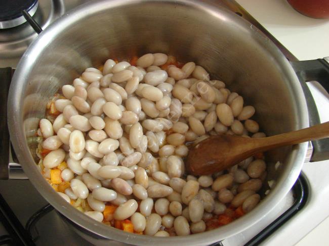 Zeytinyağlı Barbunya Pilaki - Yapılışı (6/12) 