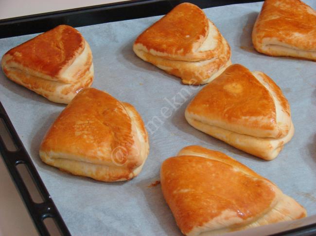 Cepli Sandviç Poğaça - Yapılışı (11/16) 