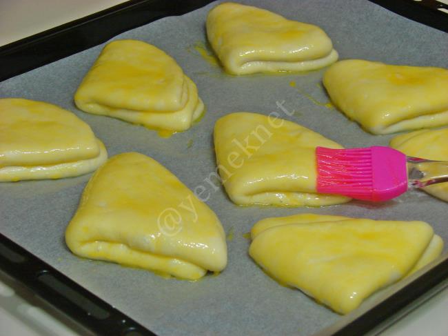 Cepli Sandviç Poğaça - Yapılışı (9/16) 