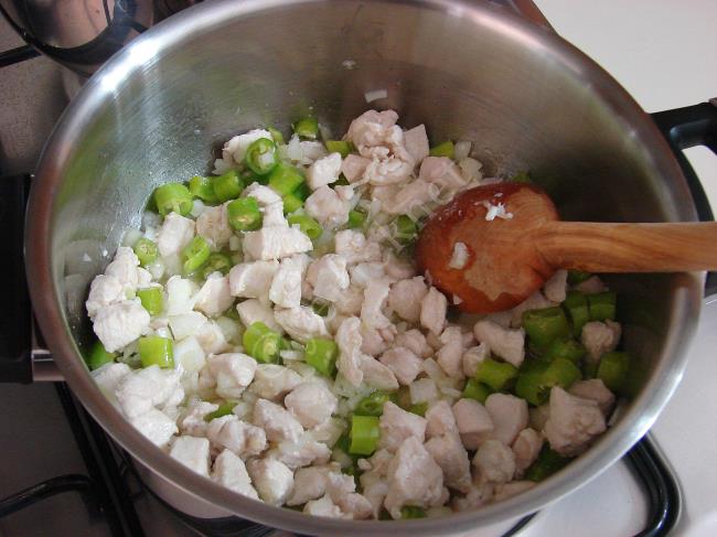 Fırında Tavuklu Sebzeli Güveç - Yapılışı (3/12) 