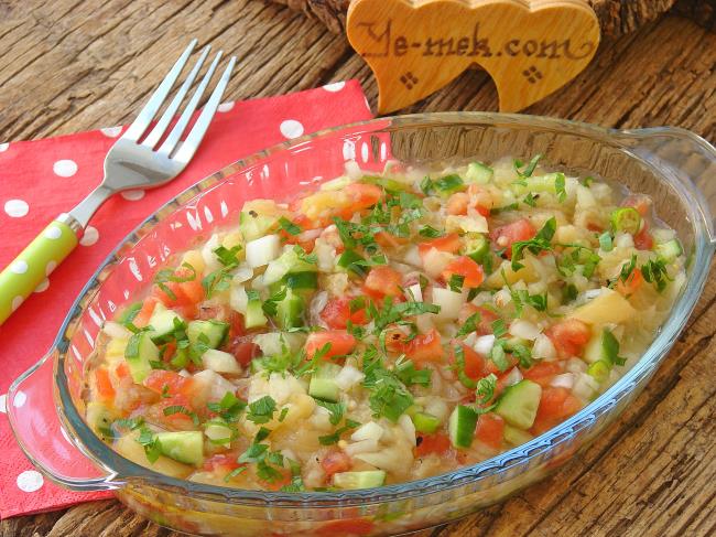 Közlenmiş Patlıcanlı Çoban Salatası