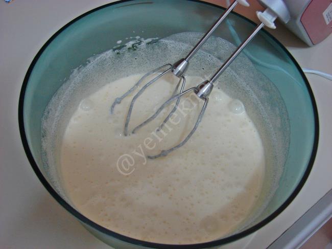 Limon Soslu Limonlu Kek - Yapılışı (3/12) 