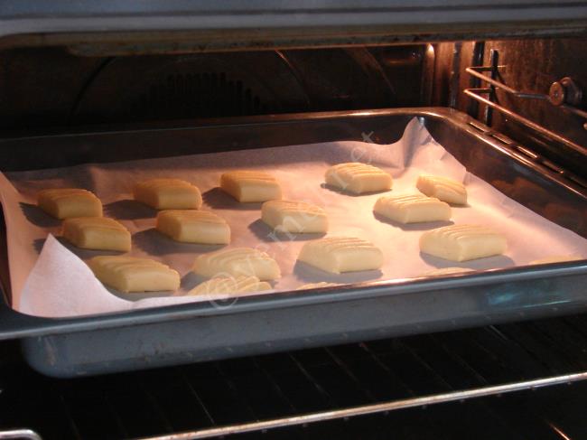 Pastane Usulü Un Kurabiyesi - Yapılışı (11/16) 