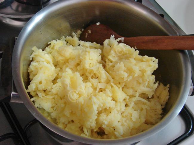 Patatesli Simit Böreği - Yapılışı (3/16) 