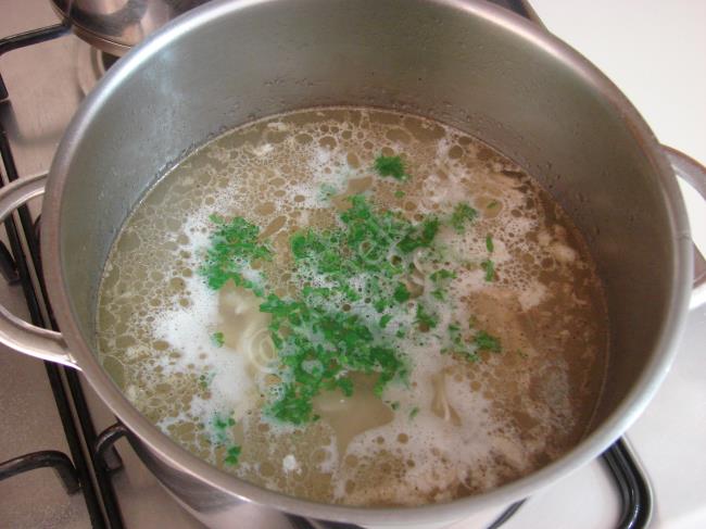 Arpa Şehriyeli Tavuk Çorbası - Yapılışı (7/12) 