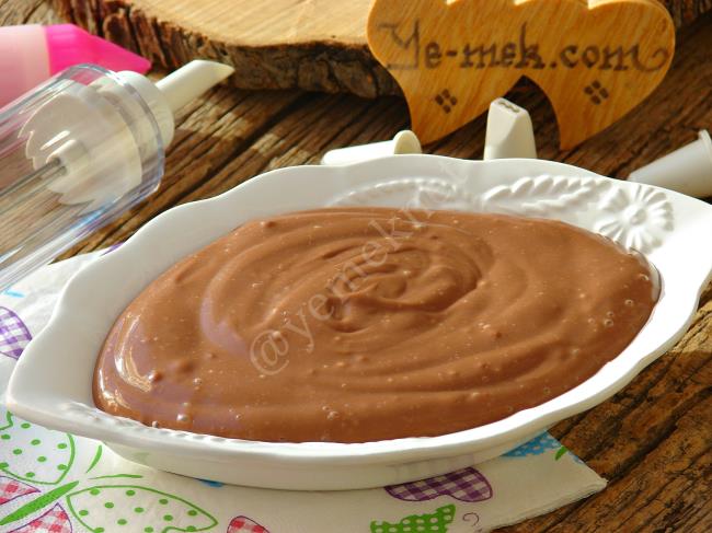 Çikolatalı Yaş Pasta Kreması Tarifi, Nasıl Yapılır? (Resimli) Yemek