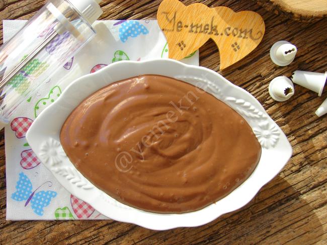 Çikolatalı Yaş Pasta Kreması