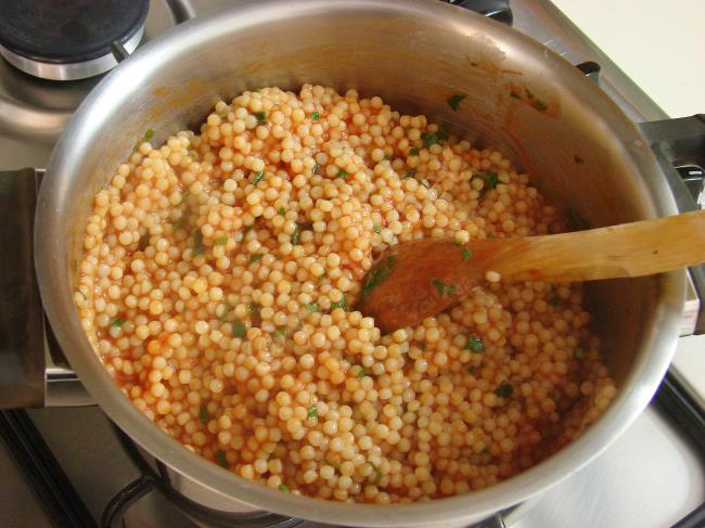 Domatesli Kuskus Pilavı - Yapılışı (6/8) 