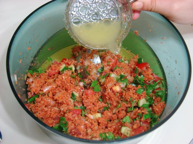 Elazığ Usulü Kısır - Yapılışı (8/12) 