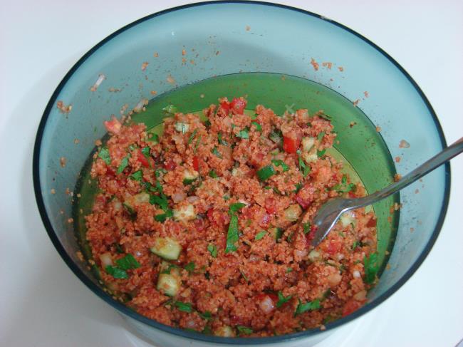 Elazığ Usulü Kısır - Yapılışı (9/12) 