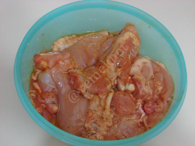 Fırında Galeta Unlu Çıtır Tavuk Pirzola - Yapılışı (4/12) 