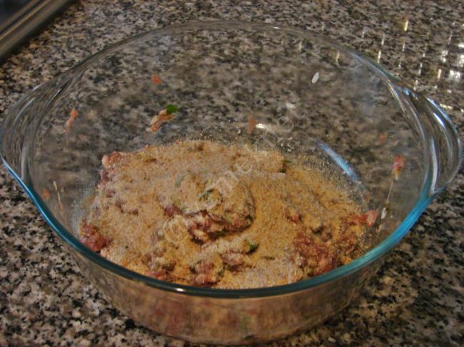 Terbiyeli Ekşili Sulu Köfte - Yapılışı (4/12) 