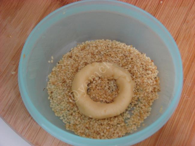 Tuzlu Minik Simit Kurabiye - Yapılışı (6/12) 