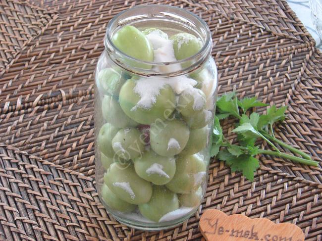 Yeşil Domates Turşusu - Yapılışı (4/12) 