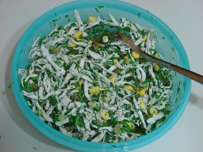Yeşillikli Tavuk Salatası - Yapılışı (5/8) 