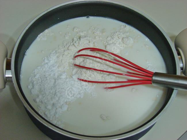 Bisküvili Yaş Pasta - Yapılışı (2/12) 