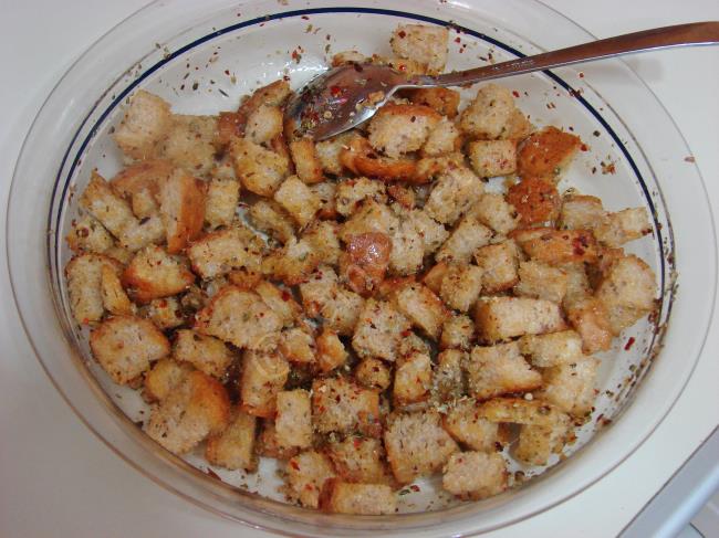 Fırında Baharatlı Kruton (Kıtır Ekmek) - Yapılışı (5/12) 