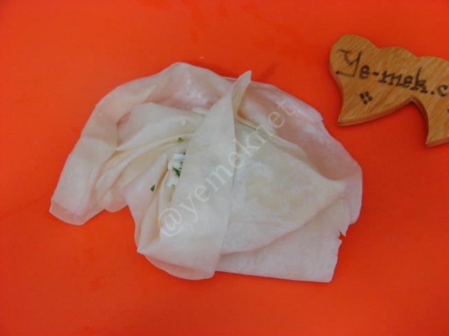 Gonca Gül Böreği - Yapılışı (4/12) 