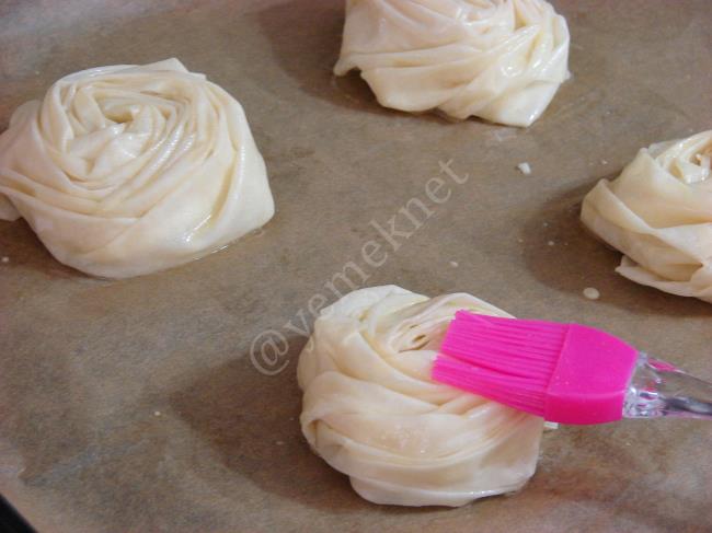 Gonca Gül Böreği - Yapılışı (8/12) 