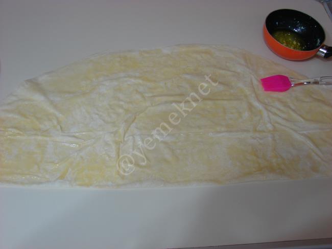 Ispanaklı Rulo Börek - Yapılışı (7/16) 