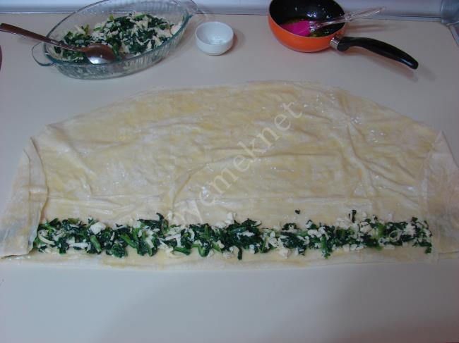 Ispanaklı Rulo Börek - Yapılışı (8/16) 