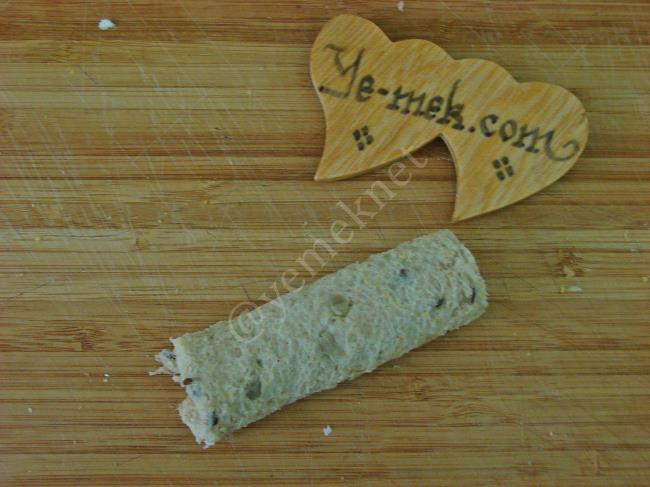 Kahvaltılık Salamlı Ekmek Ruloları - Yapılışı (5/12) 