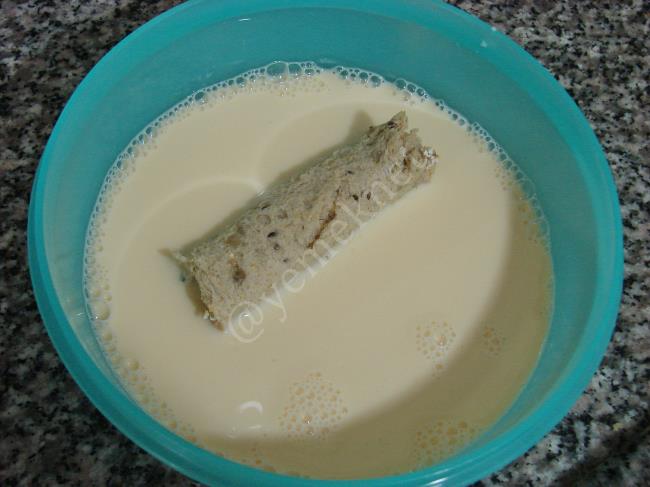 Kahvaltılık Salamlı Ekmek Ruloları - Yapılışı (8/12) 