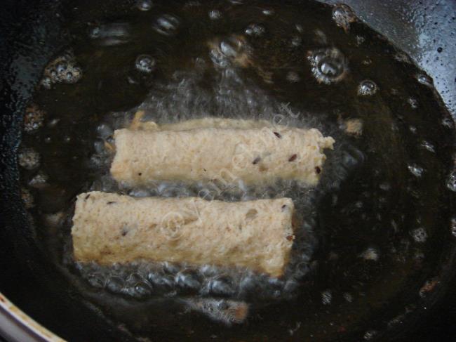 Kahvaltılık Salamlı Ekmek Ruloları - Yapılışı (9/12) 