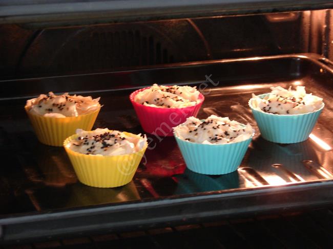 Muffin Börek - Yapılışı (13/16) 