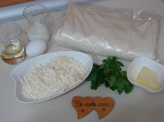 Peynirli Fiyonk Börek - Yapılışı (1/16) 